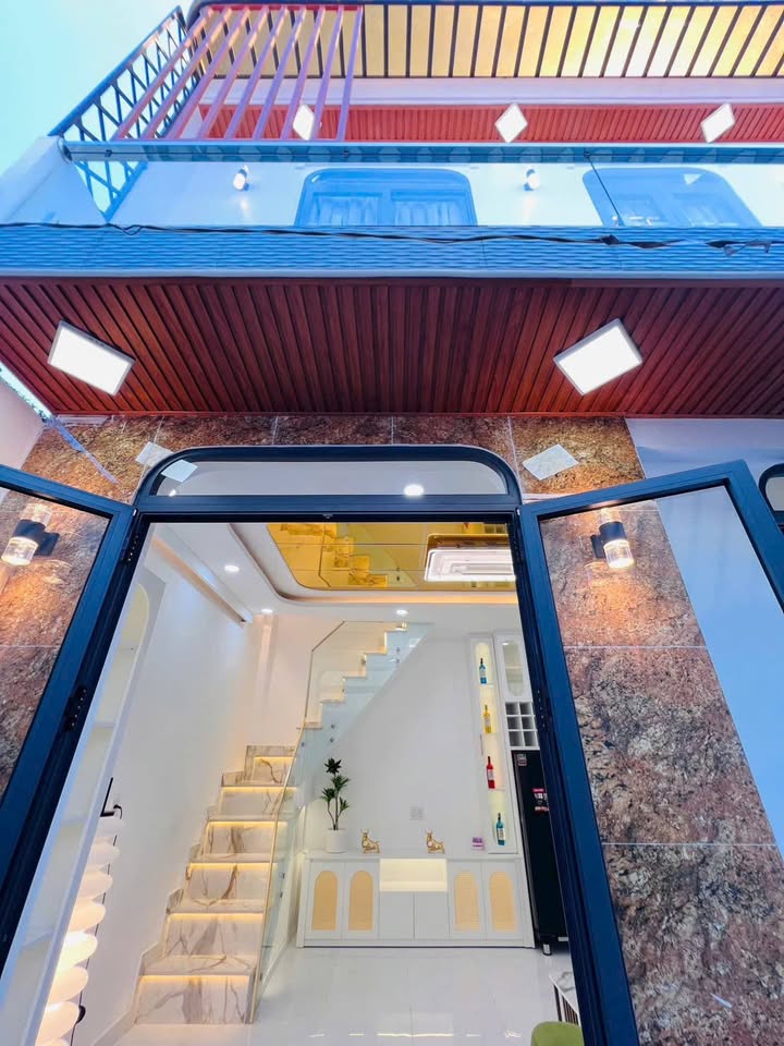 Bán nhà quận 7 - 30m² giá 2.68 tỷ - Sổ hồng riêng, đầy đủ tiện nghi!