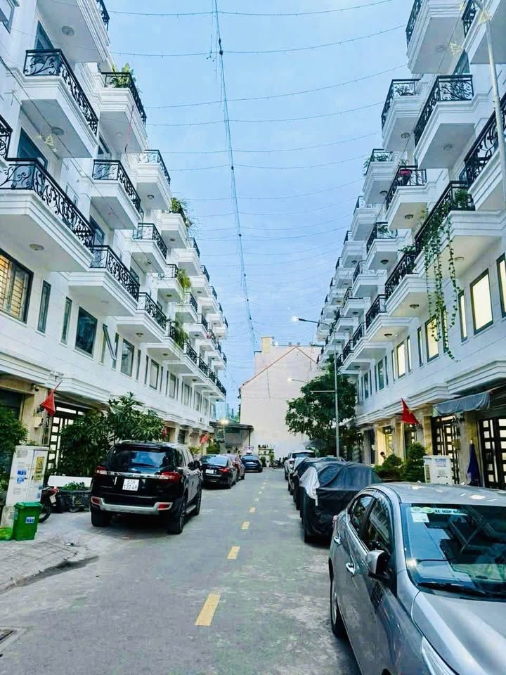 Nhà phố Thạnh Xuân 24, Quận 12 - 52m² giá 5.85 tỷ - Full nội thất sang trọng!