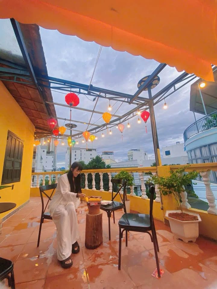 Nhà cho thuê kiểu Vila Vĩnh Hoà Nha Trang 5 phòng ngủ - Đầy đủ nội thất gần biển