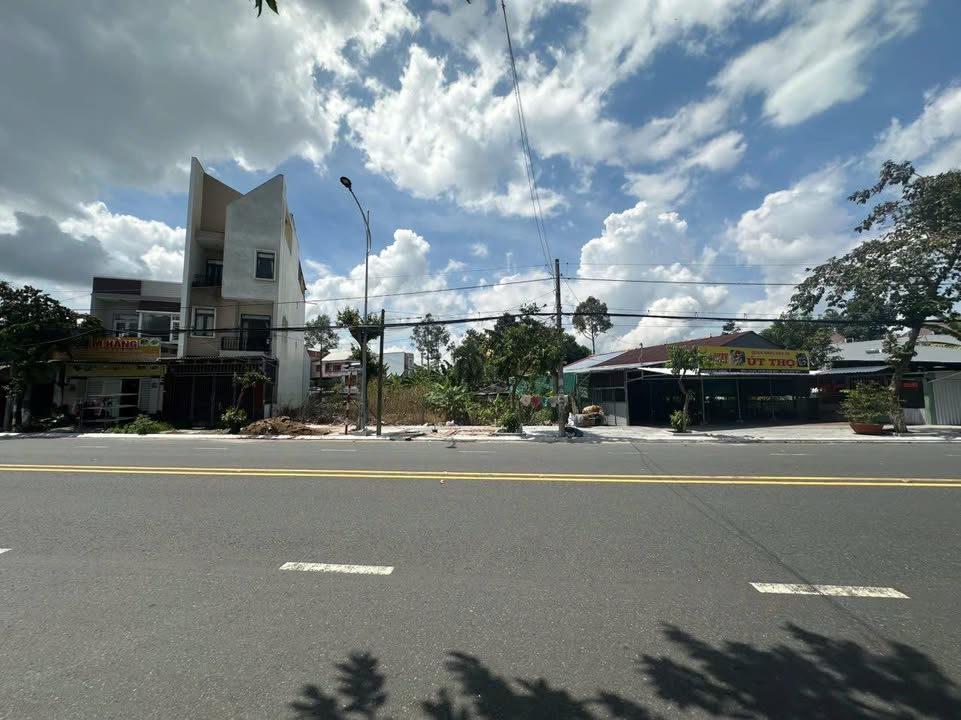 Đất thổ cư 144m² đường Nguyễn Tất Thành, Sa Đéc - Giá 4.1 tỷ, đầu tư sinh lời!