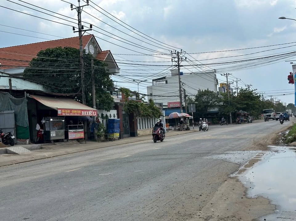 Đất mặt tiền Nguyễn Hữu Trí, Bến Lức 352m² giá 13 tỷ - Đầu tư sinh lời ngay!