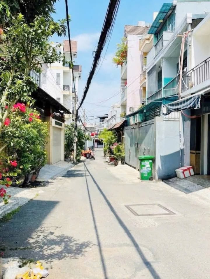 Bán biệt thự sân vườn Tân Phú 118m² giá 10 tỷ - Sống chất lượng tại khu dân cư VIP!