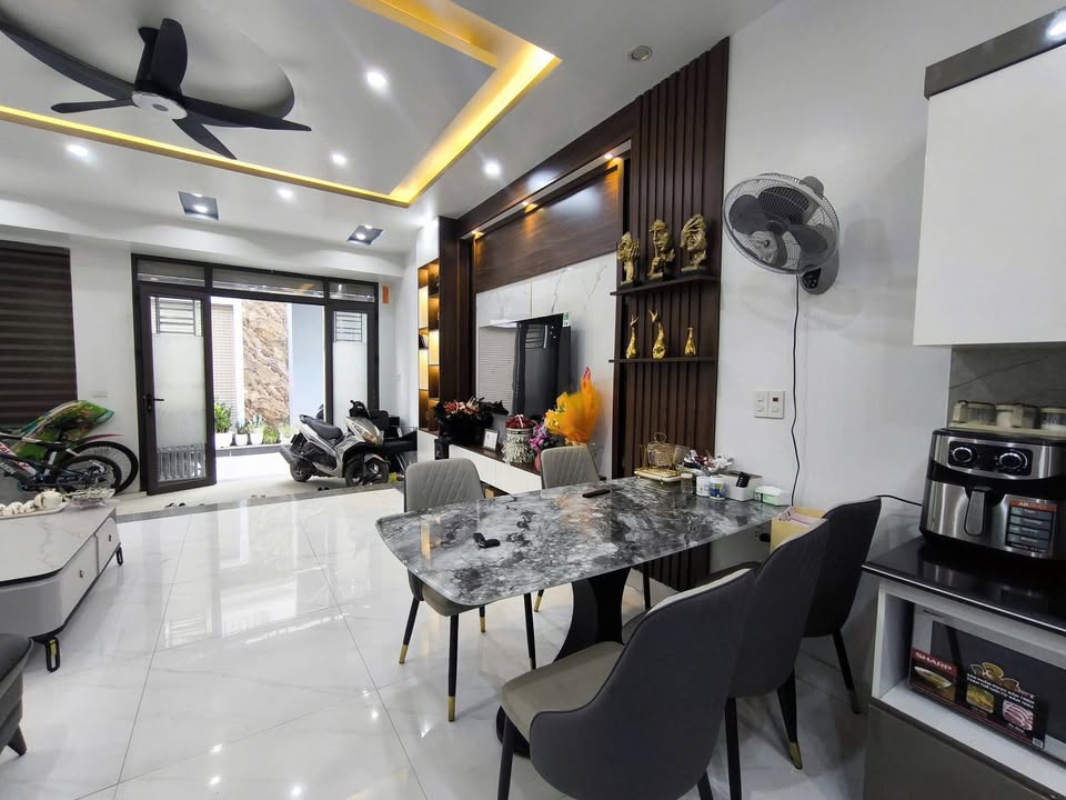 Nhà 3 tầng Đằng Hải, Hải An 51m² giá 3.69 tỷ - Gara ô tô ngay cạnh!