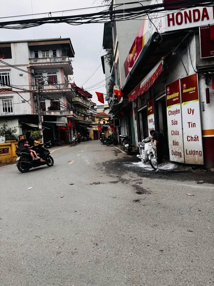 Nhà 4 tầng Di Trạch 98.5m² giá thỏa thuận - Kinh doanh sầm uất!