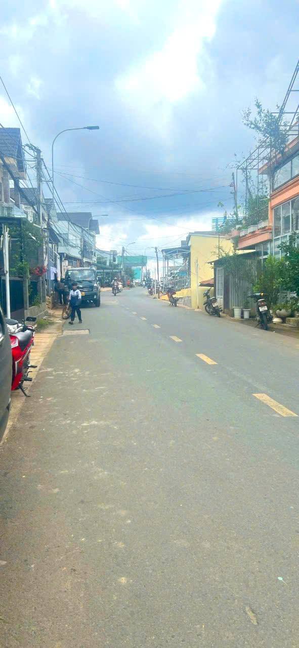Nhà mặt tiền đường Nhựa Xuân Thành, P11 Đà Lạt, 130m² giá 6.5 tỷ - Tiềm năng kinh doanh lớn!