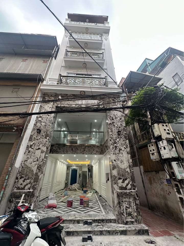 Nhà phố Hai Bà Trưng 51m² giá thỏa thuận - Kinh doanh hiệu quả, nội thất đẹp!