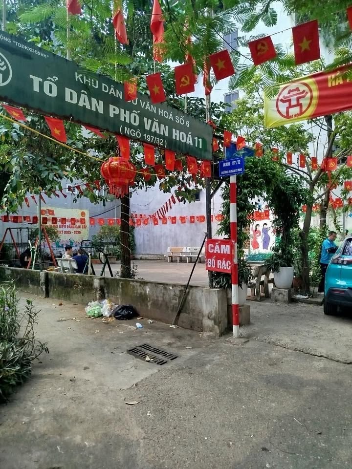 Nhà phố Hoàng Mai 44m² giá 8.2 tỷ - Vị trí đắc địa, an ninh tốt!