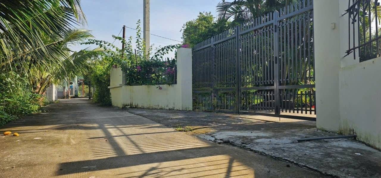 Bán nhà vườn Nhị Thành, Thủ Thừa 1400m² giá 4.5 tỷ - Có vườn và ao cá tuyệt đẹp!