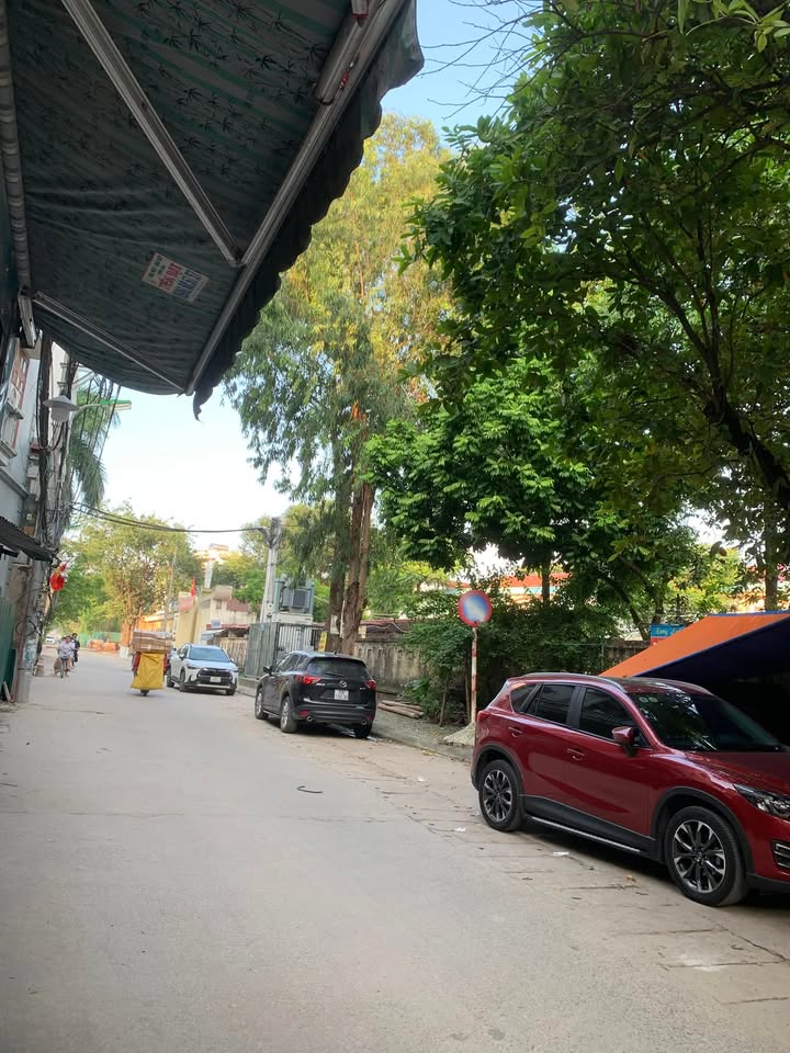 Bán nhà Xuân Đỉnh 64m² giá 9.8 tỷ - Gần chợ đầu mối và công viên Hoà Bình!