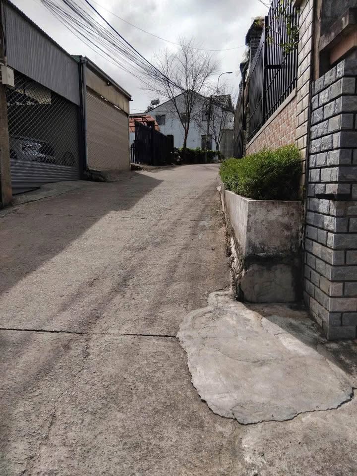 Đất tặng nhà nguyên căn Đà Lạt 200m² giá chỉ 10 tỷ - Vị trí đắc địa gần Hùng Vương!