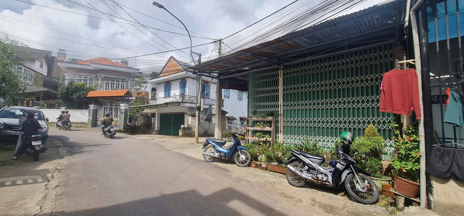 Nhà phố Phường 9 Đà Lạt 100m² giá 6 tỷ - Khu buôn bán sầm uất!