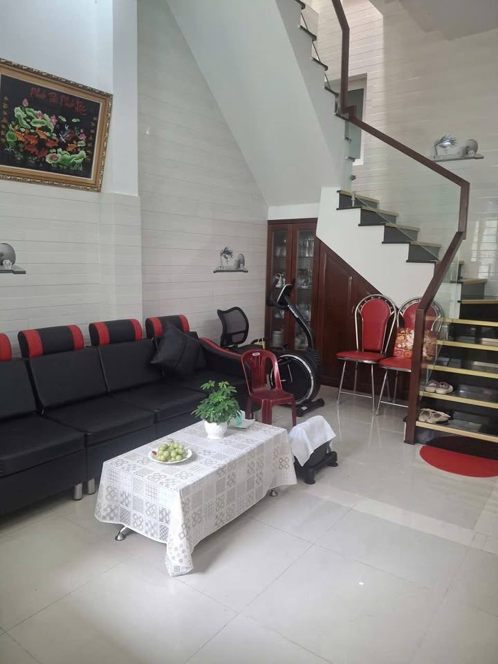 Nhà 2 tầng đường Phan Đình Phùng, Đà Lạt 135m² giá 10 tỷ - Đầu tư sinh lời ổn định!