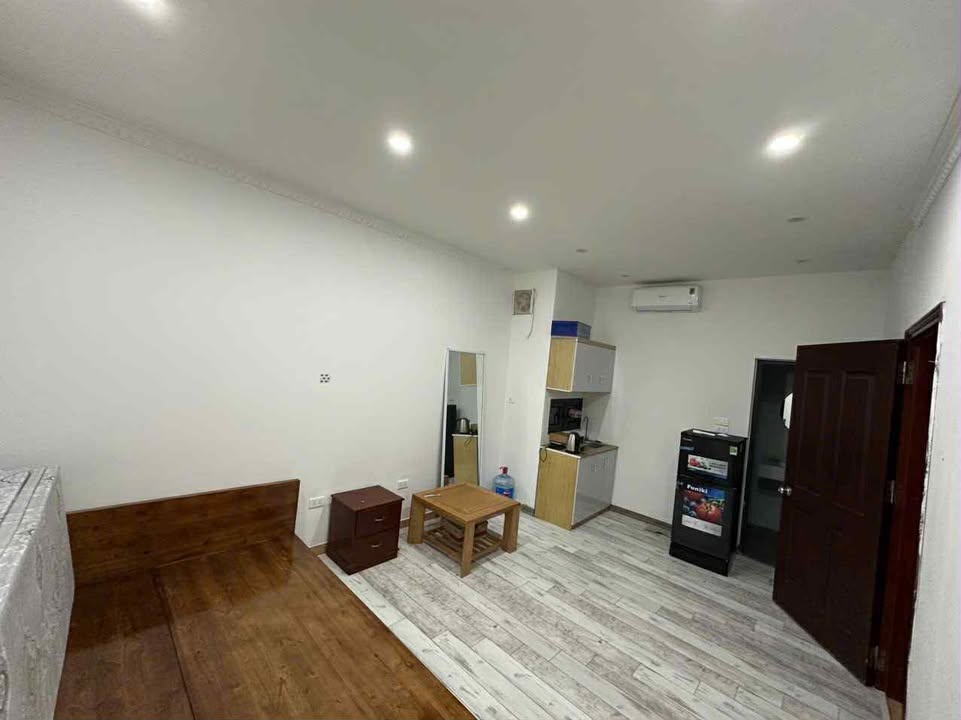 Căn hộ dịch vụ Bồ Đề Long Biên 35m² giá 4.5 triệu - Nội thất đầy đủ, ô tô đỗ 10m!