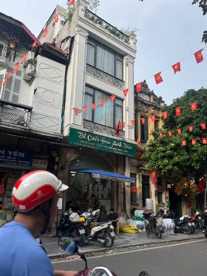 Nhà mặt tiền Hàng Bè, Hoàn Kiếm 70m² - Kinh doanh thuận lợi