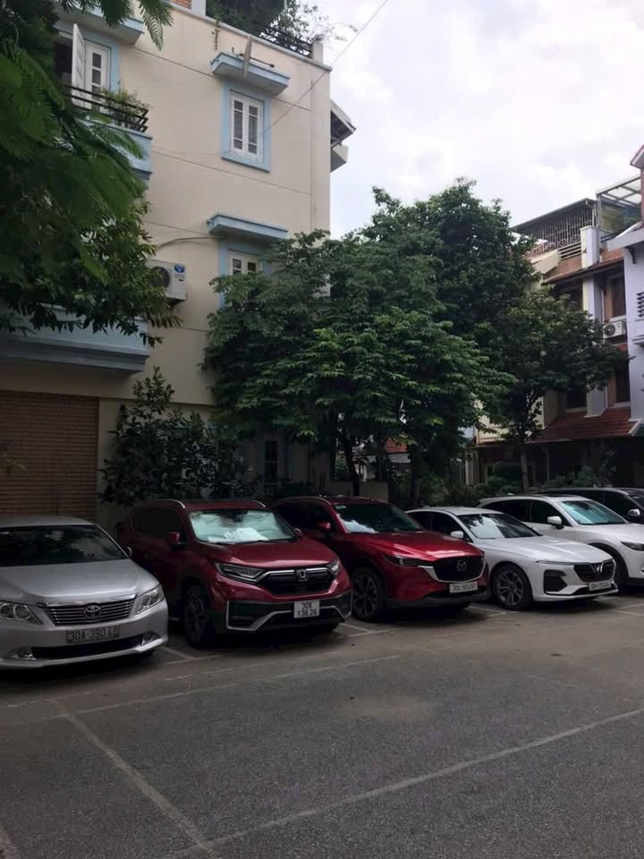 Biệt thự cho thuê khu Hoàng Hoa Thám 100m² - Phù hợp làm văn phòng hoặc trường mầm non!