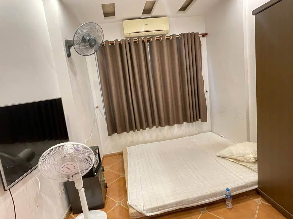 Nhà nguyên căn cho thuê tại ngõ 21 Quốc Tử Giám, Đống Đa - 100m² giá 10 triệu/tháng - Nhận nhà ngay!