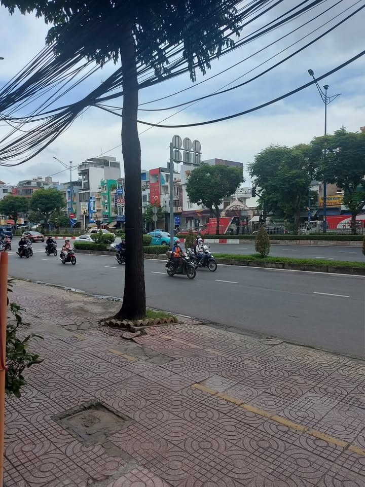 Bán nhà mặt tiền Trường Chinh, Quận 12, diện tích 80m², giá 16.439 tỷ - Cơ hội đầu tư vàng!