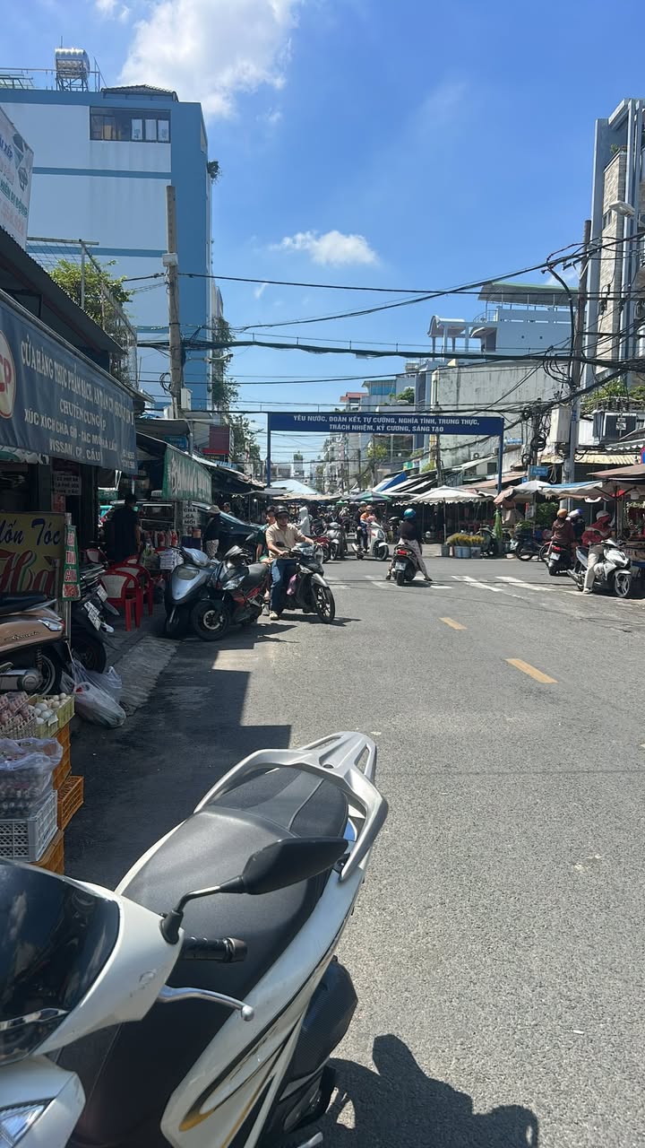 Nhà mặt tiền kinh doanh Hoàng Ngọc Phách, Tân Phú 100m² giá 19.5 tỷ - Vị trí đắc địa, kinh doanh sầm uất!