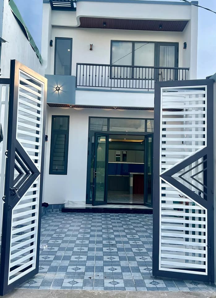 Nhà mặt tiền đường bê tông tại Mỹ Hạnh, Đức Hòa 100m² giá 2.55 tỷ - Thiết kế hiện đại, sẵn sàng ở ngay!