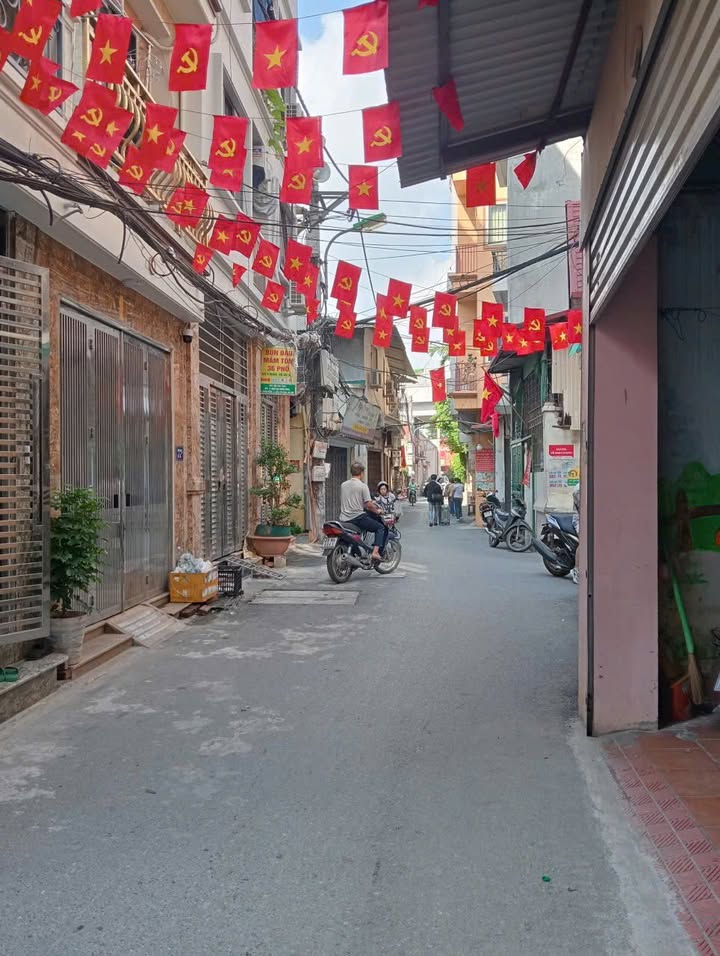 Đất Cổ Nhuế 50m² giá 9.25 tỷ - Mặt tiền rộng, vị trí thuận lợi!