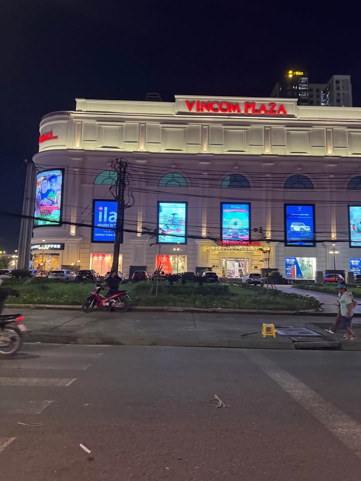 Nhà mặt tiền ĐT743 Dĩ An 150m² giá 6.9 tỷ - Kinh doanh sầm uất gần Vincom