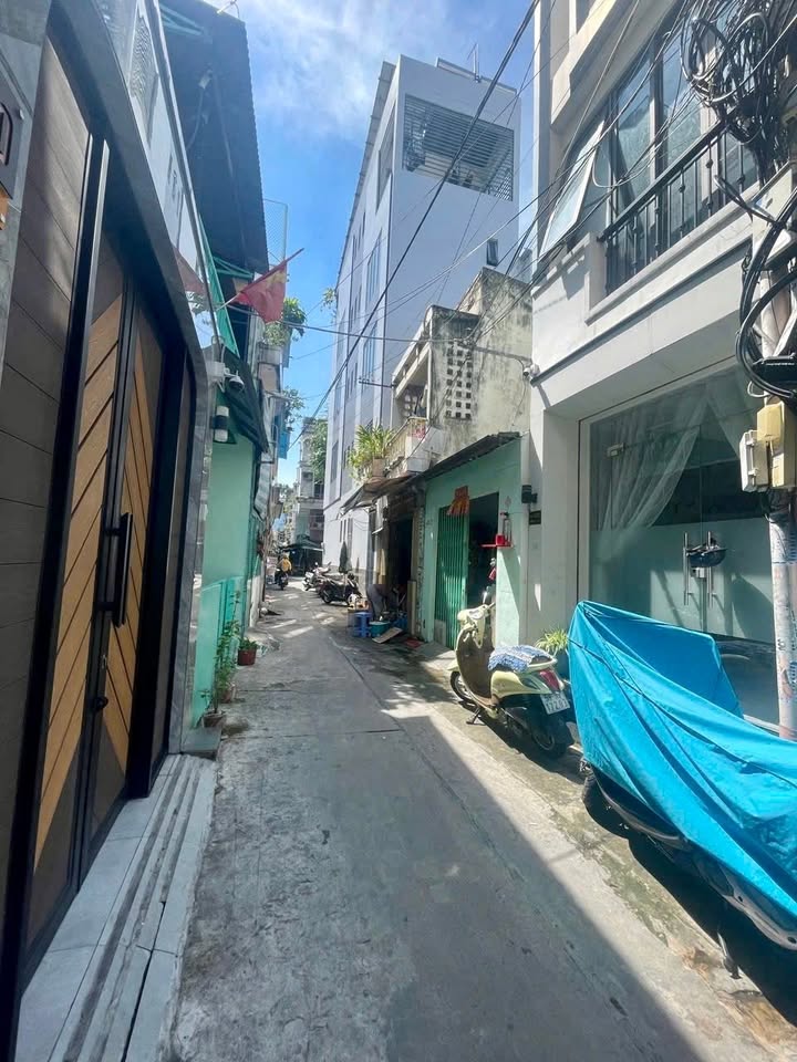 Nhà Phan Văn Trị, P.7, Q.5, 51m² giá 9.5 tỷ - Kinh doanh thuận lợi!