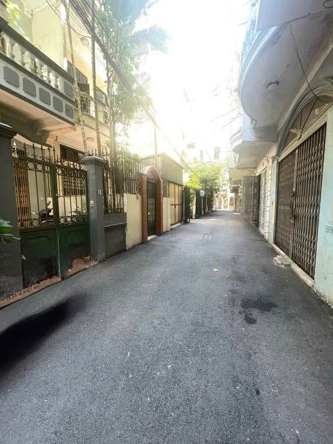 Nhà phố 4 tầng 2 mặt tiền 72m² giá 22 tỷ - Sổ đỏ chính chủ đẹp