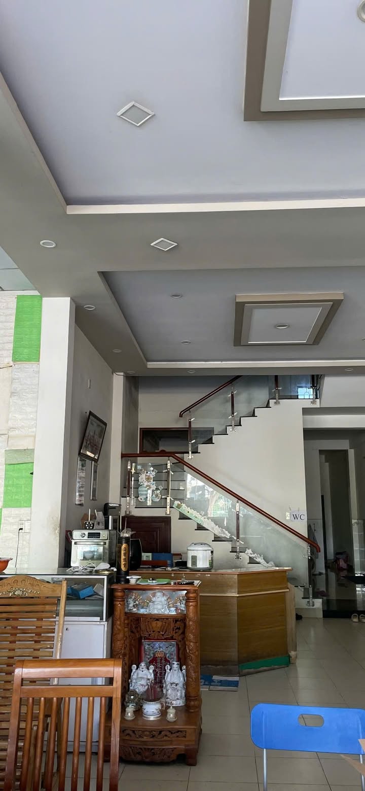 Nhà 2 tầng mặt tiền Phan Bội Châu 137m² giá 6.5 tỷ - Thích hợp kinh doanh!