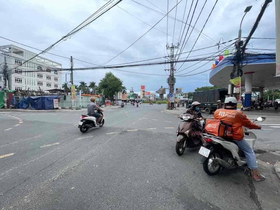 Nhà mặt tiền Cù Chính Lan, Đà Nẵng 75m² giá 7 tỷ - Cơ hội kinh doanh tuyệt vời!