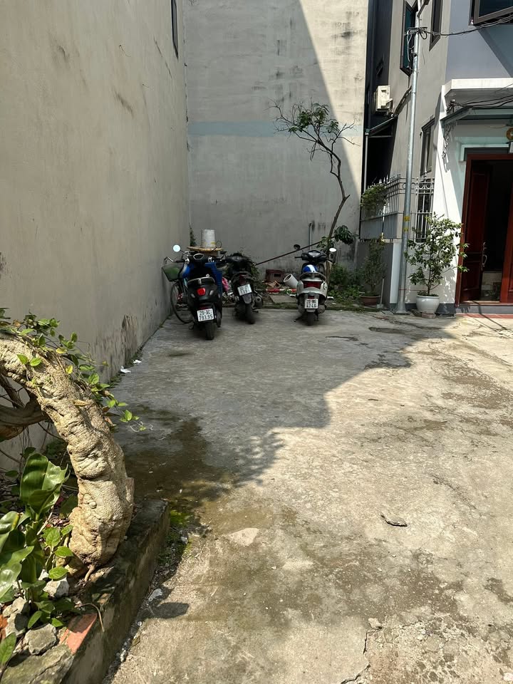 Đất Yên Sở Hoàng Mai 50m² giá 7 tỷ - Mặt tiền rộng, giao thông thuận lợi!