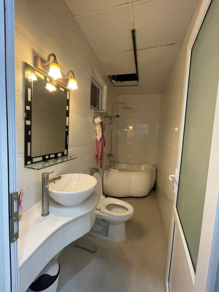 Nhà cho thuê mặt tiền đường Ngô Thị Sỹ, Đà Lạt - Diện tích 84m², giá 12 triệu/tháng, thích hợp kinh doanh!