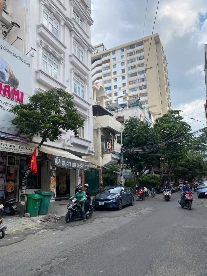 Toà Nhà Căn Hộ Dịch Vụ Bình Thạnh 176m² giá 55 tỷ - Sẵn sàng khai thác!