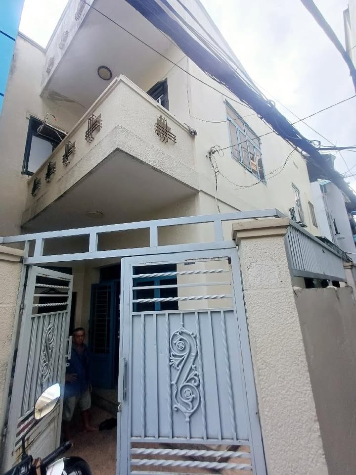 Nhà 2 tầng Tôn Thất Thuyết, quận 4, 115m² chỉ 12.5 tỷ - Sổ hồng riêng, thương lượng nhanh!