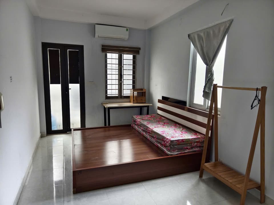 Nhà cho thuê 5 tầng phố Phan Đình Giót, 32m² giá 12 triệu - Chính chủ, đầy đủ tiện nghi!