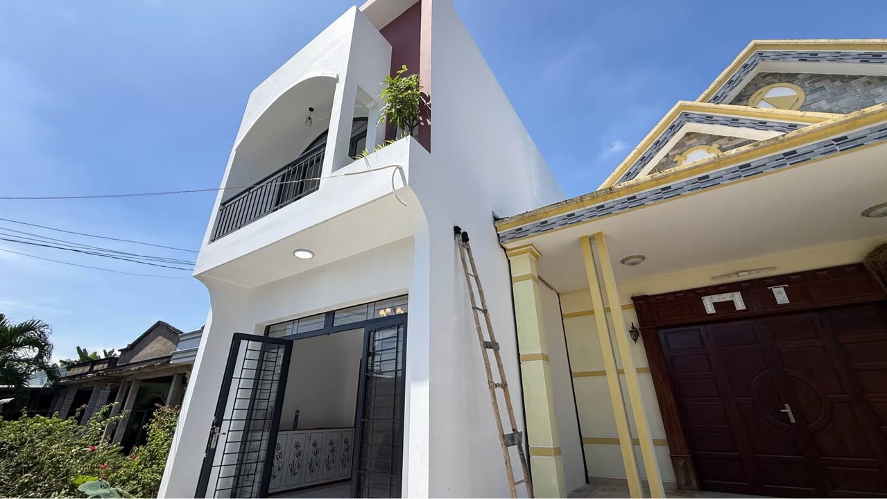 Nhà Lầu 2 Tầng Tại Long Hòa, Cần Đước 100m² - Giá Chỉ 2.3 Tỷ, Full Nội Thất!