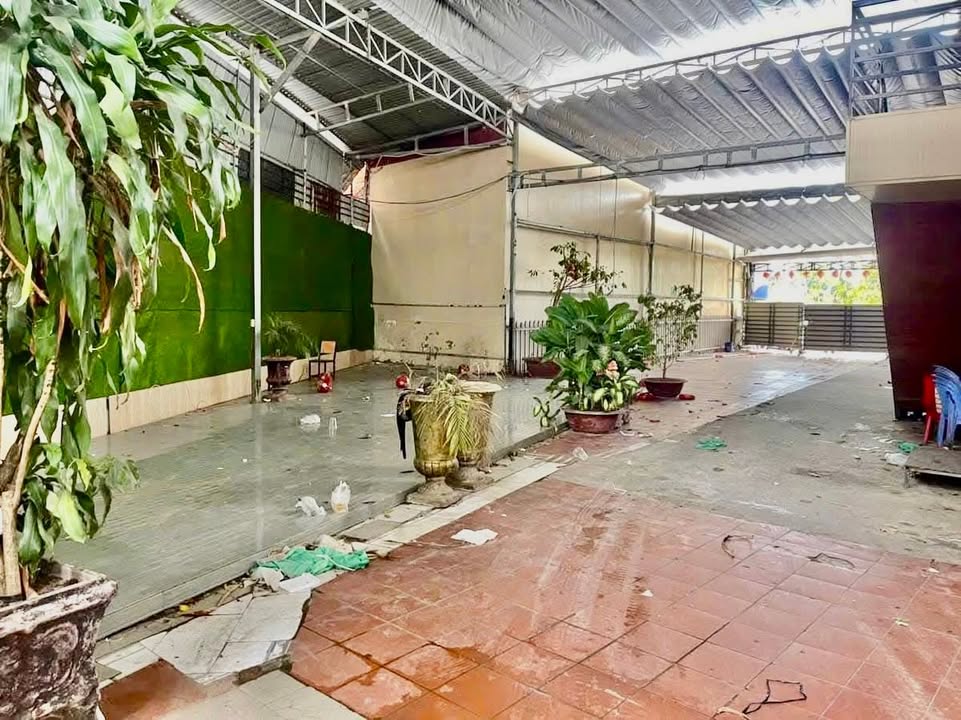 Mặt bằng cho thuê Hẻm 51, đường 3/2, 1000m² - Khu phố ẩm thực sầm uất Cần Thơ!