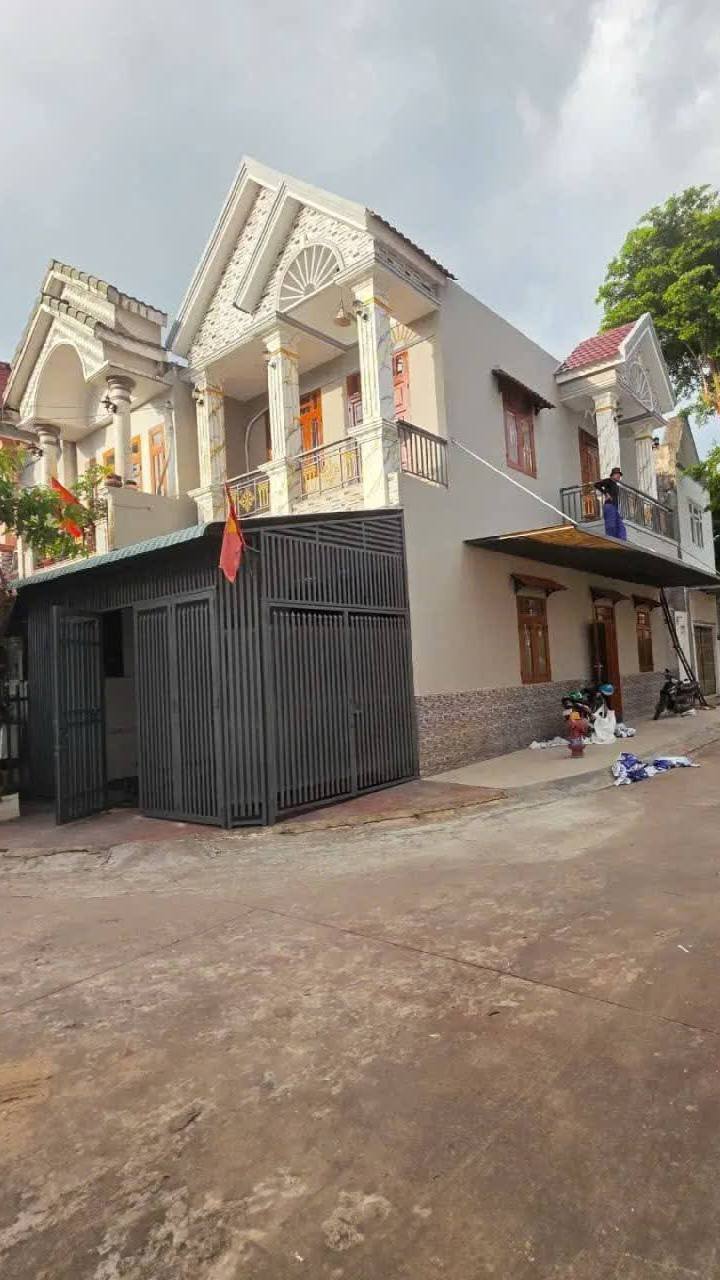 Nhà 2 mặt tiền phường Tân Đông Hiệp, Dĩ An 66.5m² giá 4.5 tỷ - Cơ hội đầu tư tuyệt vời!