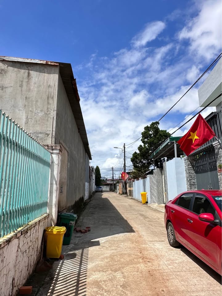 Đất hẻm 487 Nguyễn Văn Cừ, Buôn Ma Thuột 138m² giá 2.6 tỷ - Đường ô tô rộng rãi, khu dân cư đông đúc!