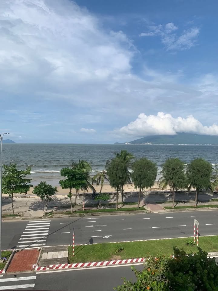 Nhà 3 tầng 2 mặt tiền Nguyễn Tất Thành & Thanh Hải 94m² - Vị trí đắc địa trung tâm Hải Châu!