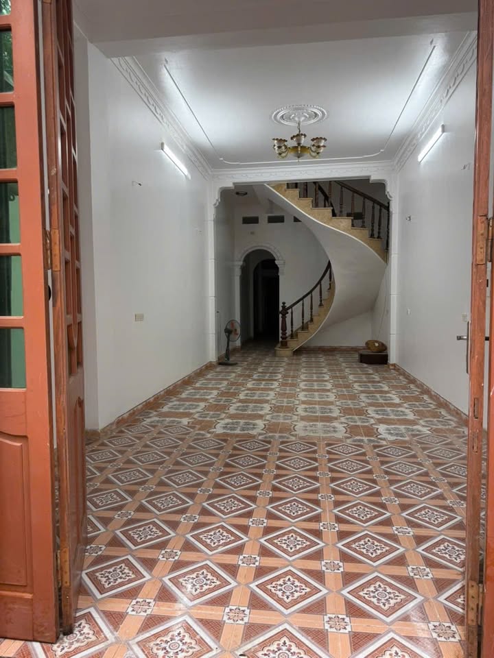 Nhà 3 tầng cho thuê tại Ninh Xá, Bắc Ninh 90m² giá 20 triệu - Phù hợp ở hộ gia đình hoặc làm văn phòng!