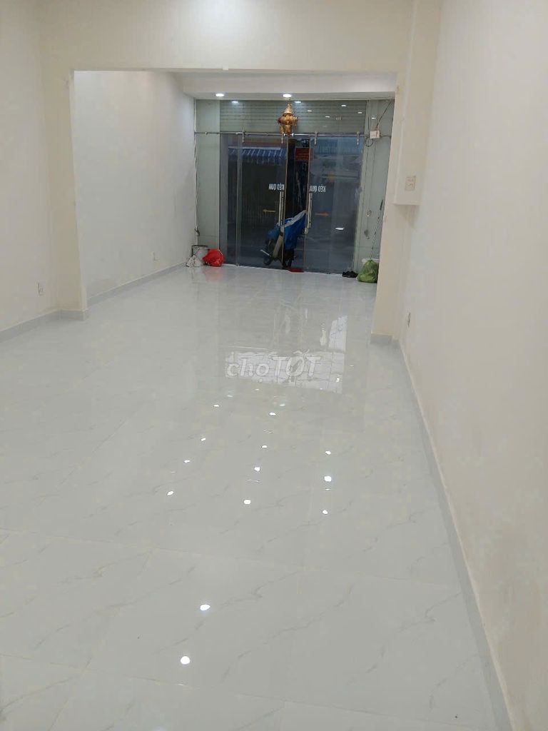 Nhà cho thuê mặt tiền 3A Hoa Huệ, Phú Nhuận - 40m² giá 22 triệu - Khu kinh doanh sầm uất!