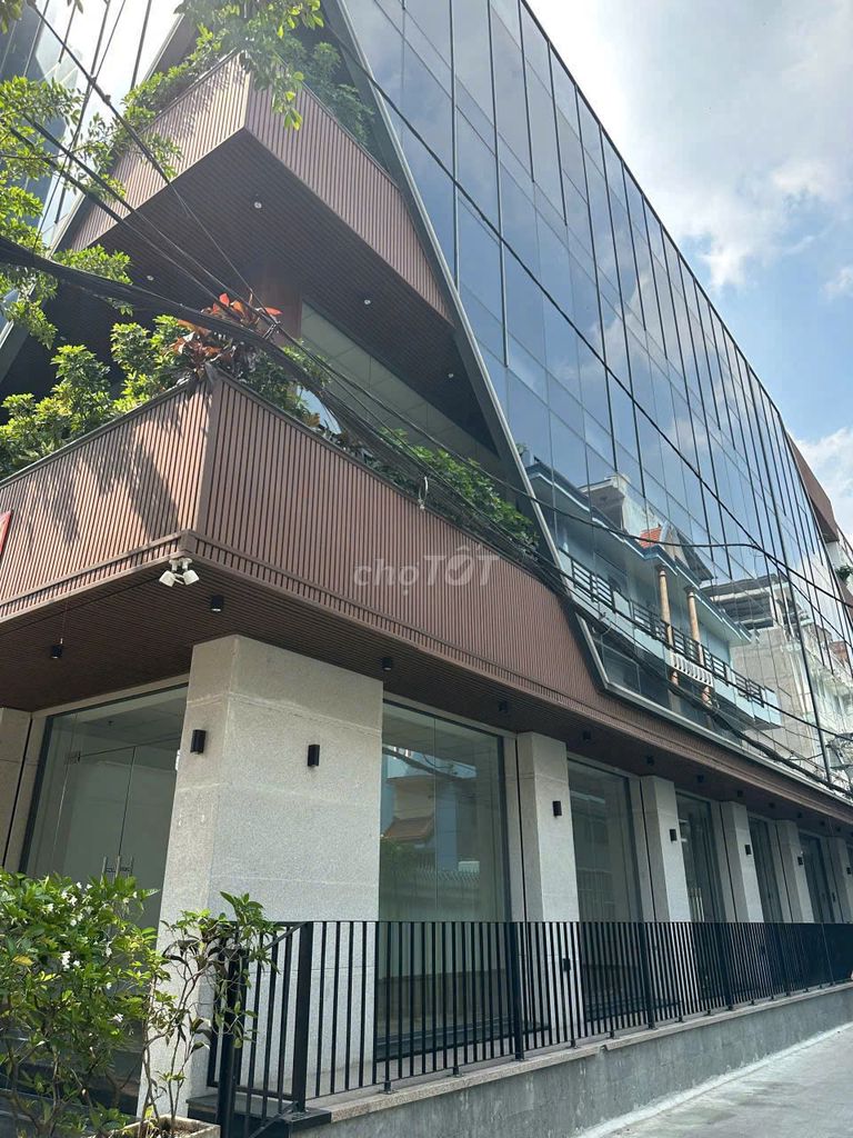 Nhà góc 2 Mặt Tiền 95B Phổ Quang P.2 Q.Tân Bình 99m² giá 34 triệu - Thiết kế hiện đại, tiện ích đa dạng!