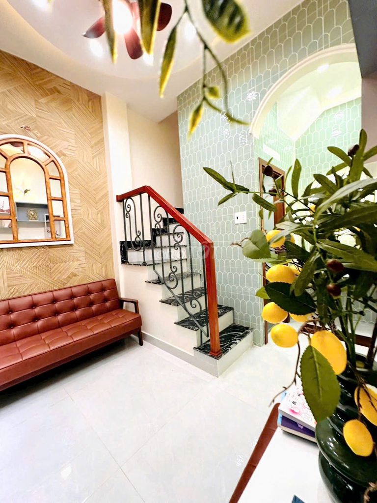 Nhà 4 tầng hẻm VIP Nguyễn Thiện Thuật, Quận 3 - Giá chỉ 3.75 tỷ!
