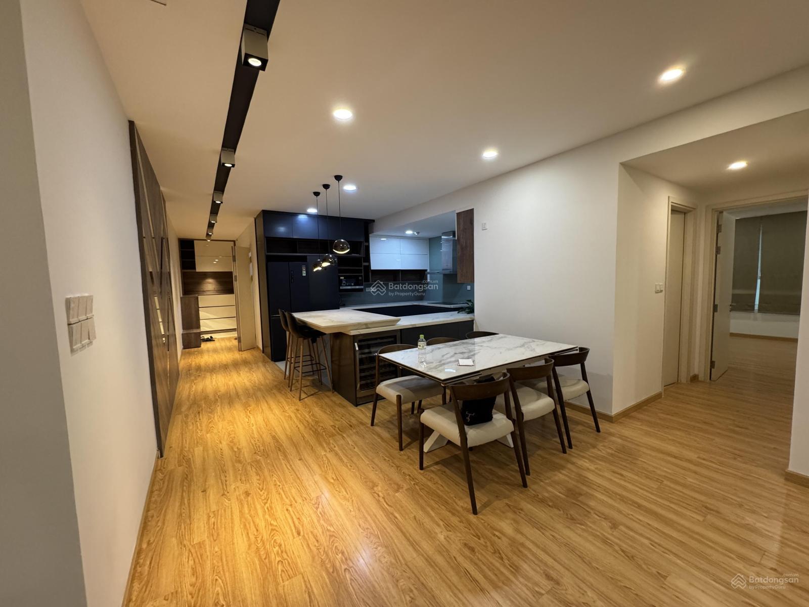 Căn hộ Vista Verde Quận 2 215m² giá 60 triệu - Không gian sống hiện đại và an ninh