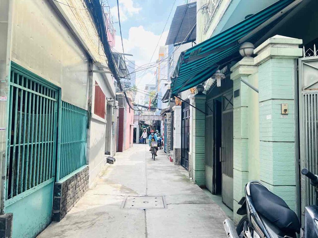 Nhà gần Mặt tiền Âu Dương Lân 46.7m² giá 5.4 tỷ - Tiện sửa chữa hoặc xây dựng mới!