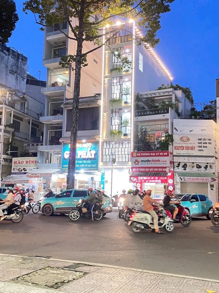 Nhà mặt tiền đường Ngô Gia Tự, Quận 10 - 5 tầng, 7 phòng, 80 triệu