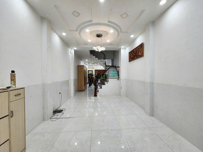 Nhà đẹp đường Lý Chiêu Hoàng 4x24m giá 8.8 tỷ - Đường 8m xe tải thông