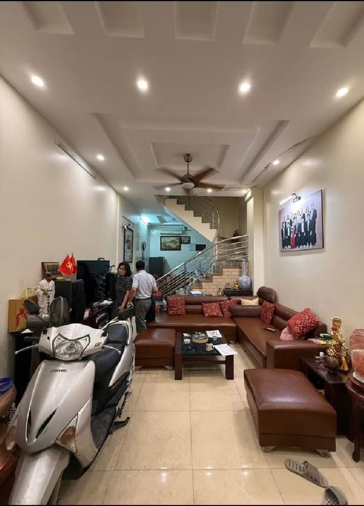 Nhà phố Nguyễn Đức Cảnh, Hoàng Mai 45m² giá 9 tỷ - Ô tô vào nhà, Nở hậu!