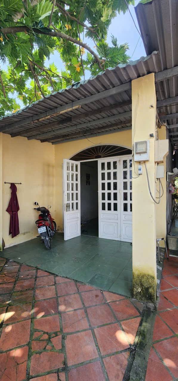 Nhà bán xã Tân Thạnh Đông, Củ Chi, 176m² giá 2.9 tỷ - Nở hậu, full thổ cư!