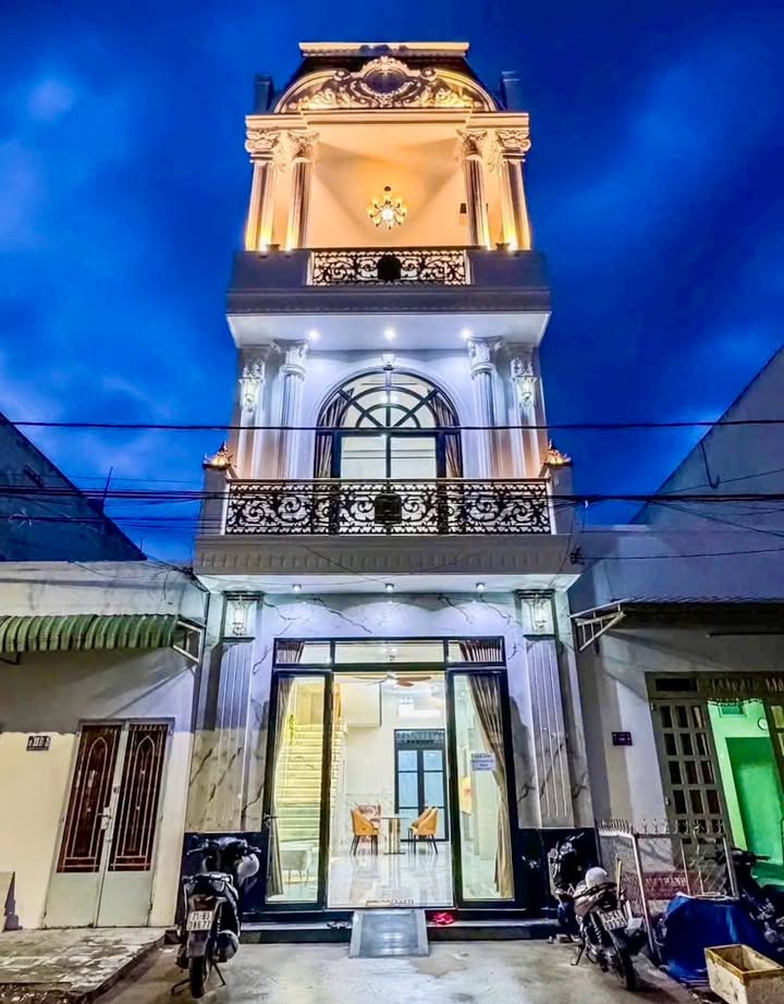 Nhà trệt 2 lầu đường Ngô Thì Nhậm, Cần Thơ 50m² giá 5.099 tỷ - Full nội thất mới 100%!